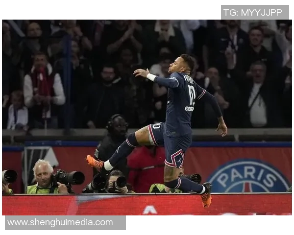 巴黎圣日耳曼3-2击败曼联，梅西亮相欧冠破门！